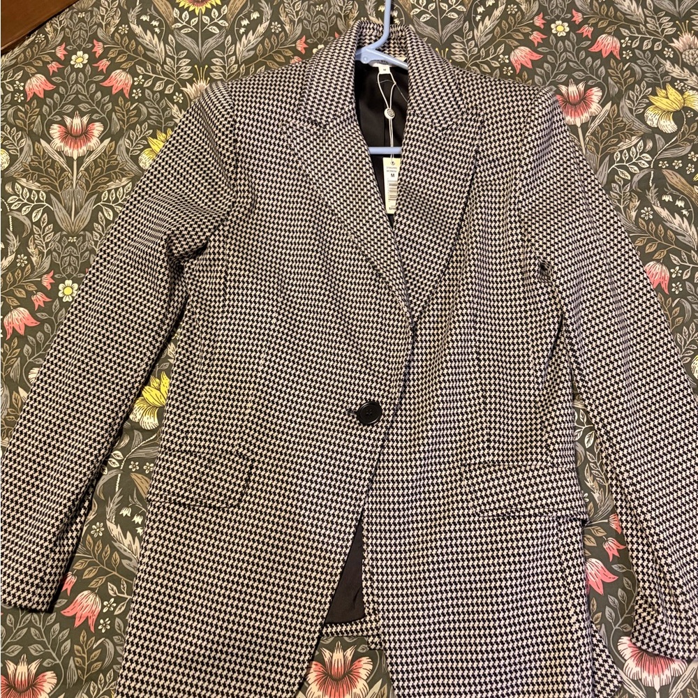 Max Studio Black and White Houndstooth Blazer